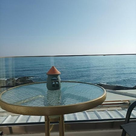 Beachfront Apartment Rethymno Exteriör bild